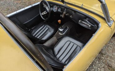 Austin-healey-sprite-1960-yellow-15