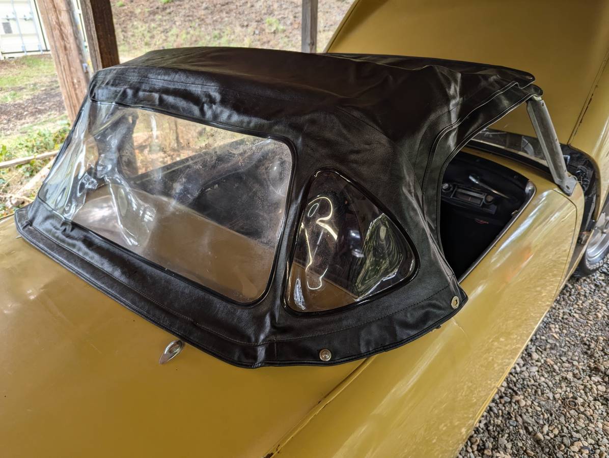 Austin-healey-sprite-1960-yellow-21