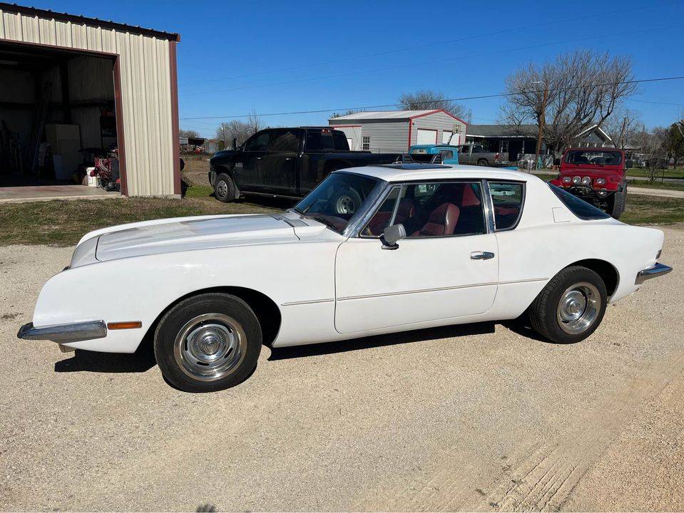 Avanti-1973-white
