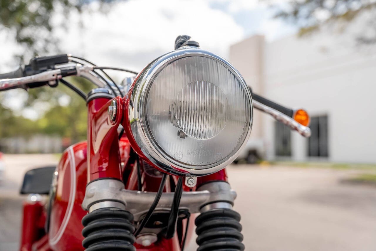 BMW-R-Series-1968-Motorcycles-Scooters-26