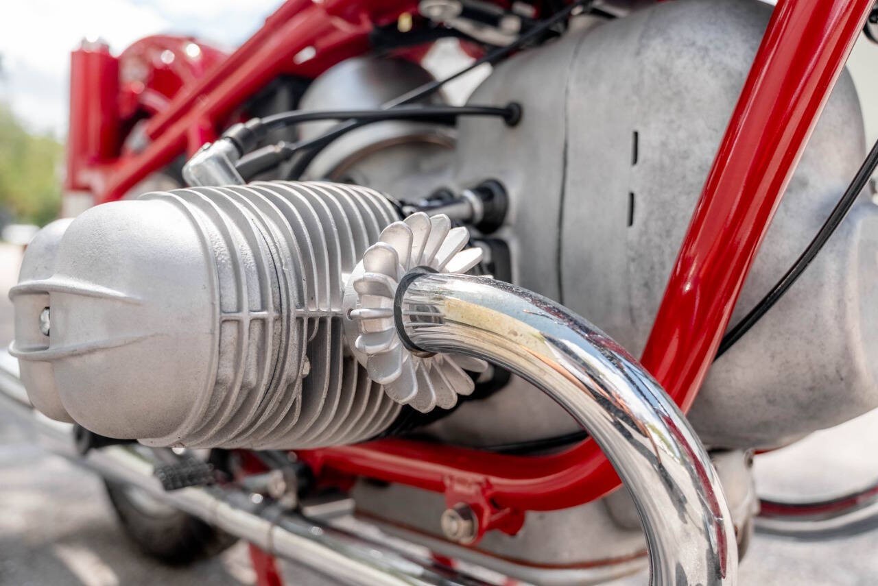 BMW-R-Series-1968-Motorcycles-Scooters-32