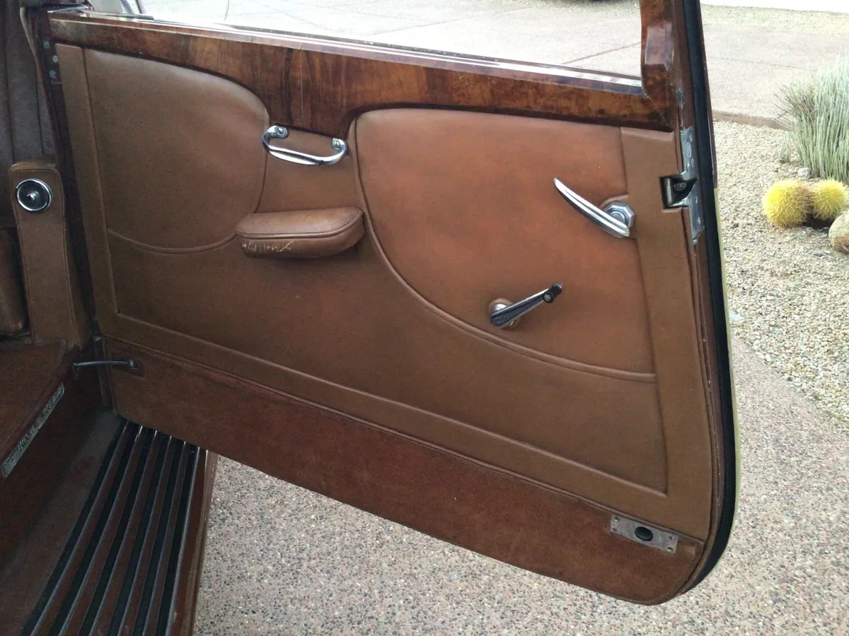 Bentley-4-14-litre-1936-Beige-Saddle-10