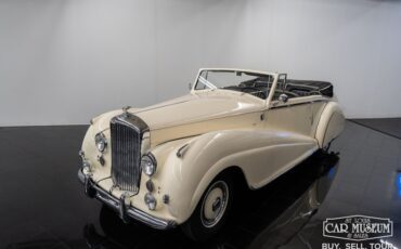 Bentley-Mark-vi-1950-Cream-Black-Leather-11