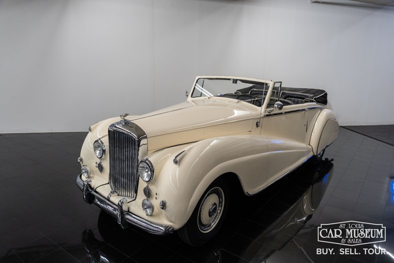 Bentley-Mark-vi-1950-Cream-Black-Leather-11