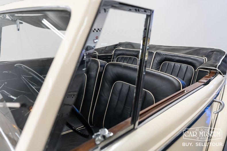 Bentley-Mark-vi-1950-Cream-Black-Leather-12