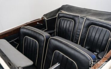 Bentley-Mark-vi-1950-Cream-Black-Leather-14