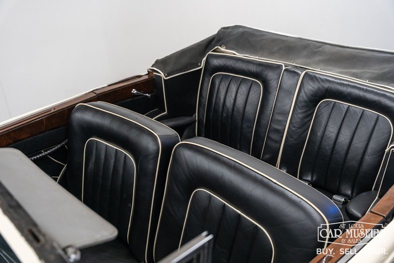Bentley-Mark-vi-1950-Cream-Black-Leather-14
