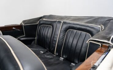 Bentley-Mark-vi-1950-Cream-Black-Leather-15
