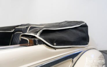 Bentley-Mark-vi-1950-Cream-Black-Leather-16