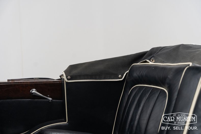 Bentley-Mark-vi-1950-Cream-Black-Leather-17