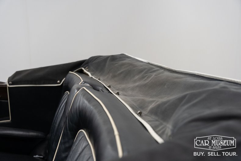 Bentley-Mark-vi-1950-Cream-Black-Leather-18