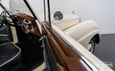 Bentley-Mark-vi-1950-Cream-Black-Leather-2