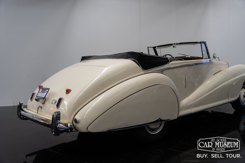 Bentley-Mark-vi-1950-Cream-Black-Leather-21