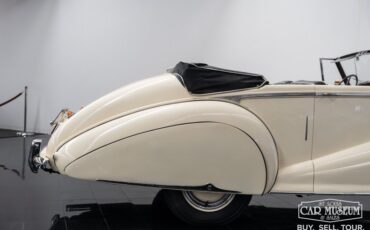 Bentley-Mark-vi-1950-Cream-Black-Leather-22