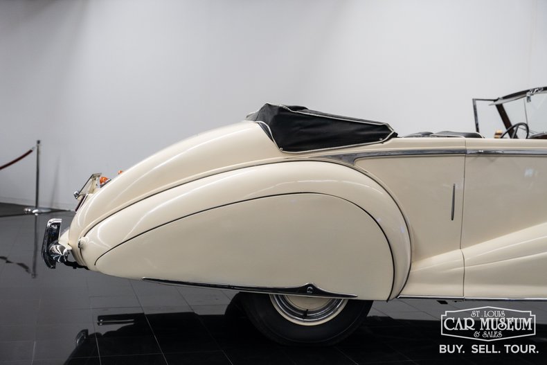 Bentley-Mark-vi-1950-Cream-Black-Leather-22