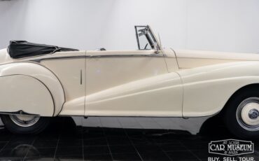 Bentley-Mark-vi-1950-Cream-Black-Leather-23