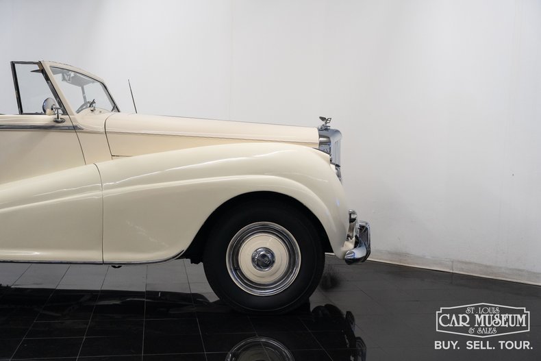 Bentley-Mark-vi-1950-Cream-Black-Leather-24