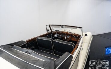 Bentley-Mark-vi-1950-Cream-Black-Leather-25