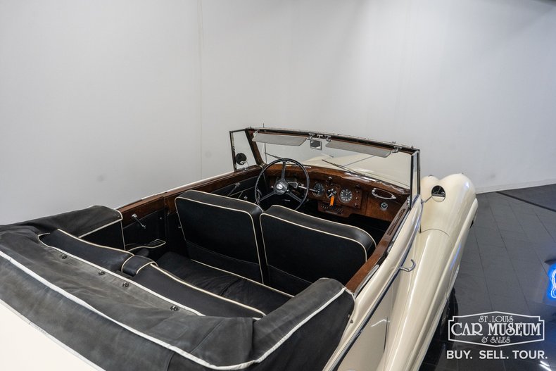 Bentley-Mark-vi-1950-Cream-Black-Leather-27