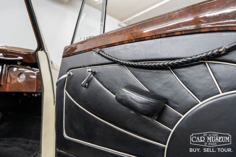 Bentley-Mark-vi-1950-Cream-Black-Leather-29