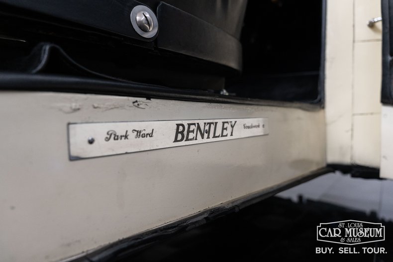 Bentley-Mark-vi-1950-Cream-Black-Leather-3