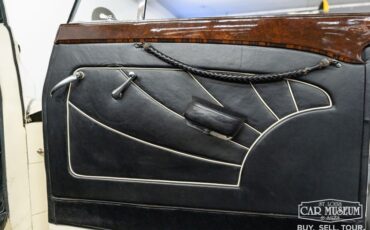 Bentley-Mark-vi-1950-Cream-Black-Leather-30