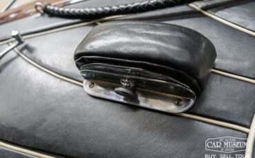 Bentley-Mark-vi-1950-Cream-Black-Leather-32