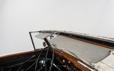 Bentley-Mark-vi-1950-Cream-Black-Leather-37