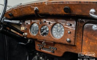 Bentley-Mark-vi-1950-Cream-Black-Leather-38