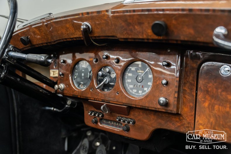 Bentley-Mark-vi-1950-Cream-Black-Leather-38