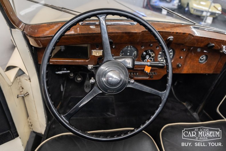 Bentley-Mark-vi-1950-Cream-Black-Leather-47