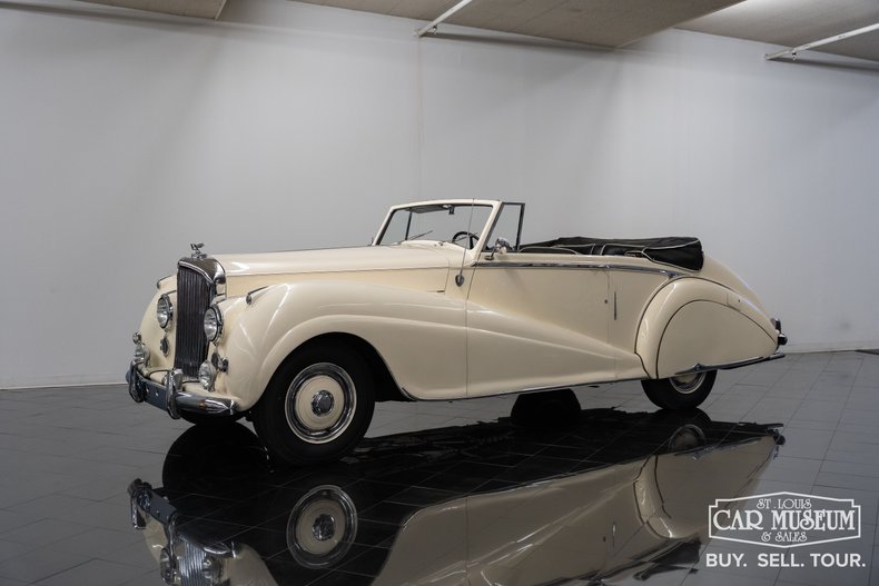 Bentley-Mark-vi-1950-Cream-Black-Leather-49