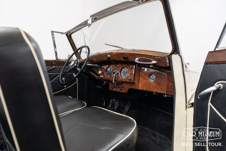 Bentley-Mark-vi-1950-Cream-Black-Leather-5