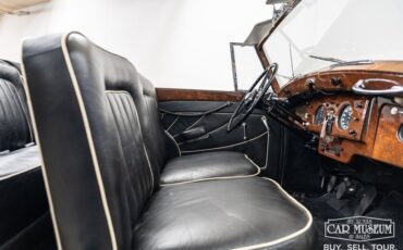 Bentley-Mark-vi-1950-Cream-Black-Leather-7