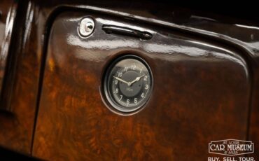 Bentley-Mark-vi-1950-Cream-Black-Leather-8