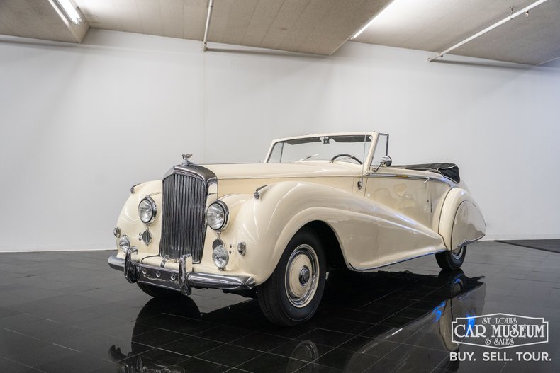 Bentley-Mark-vi-1950-Cream-Black-Leather