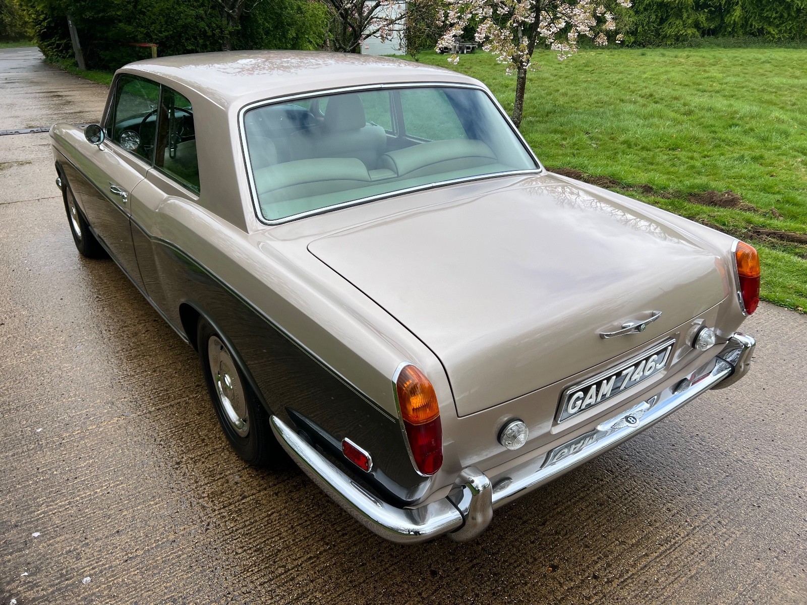 Bentley-T1-2-Door-Saloon-1970-Coupe-11