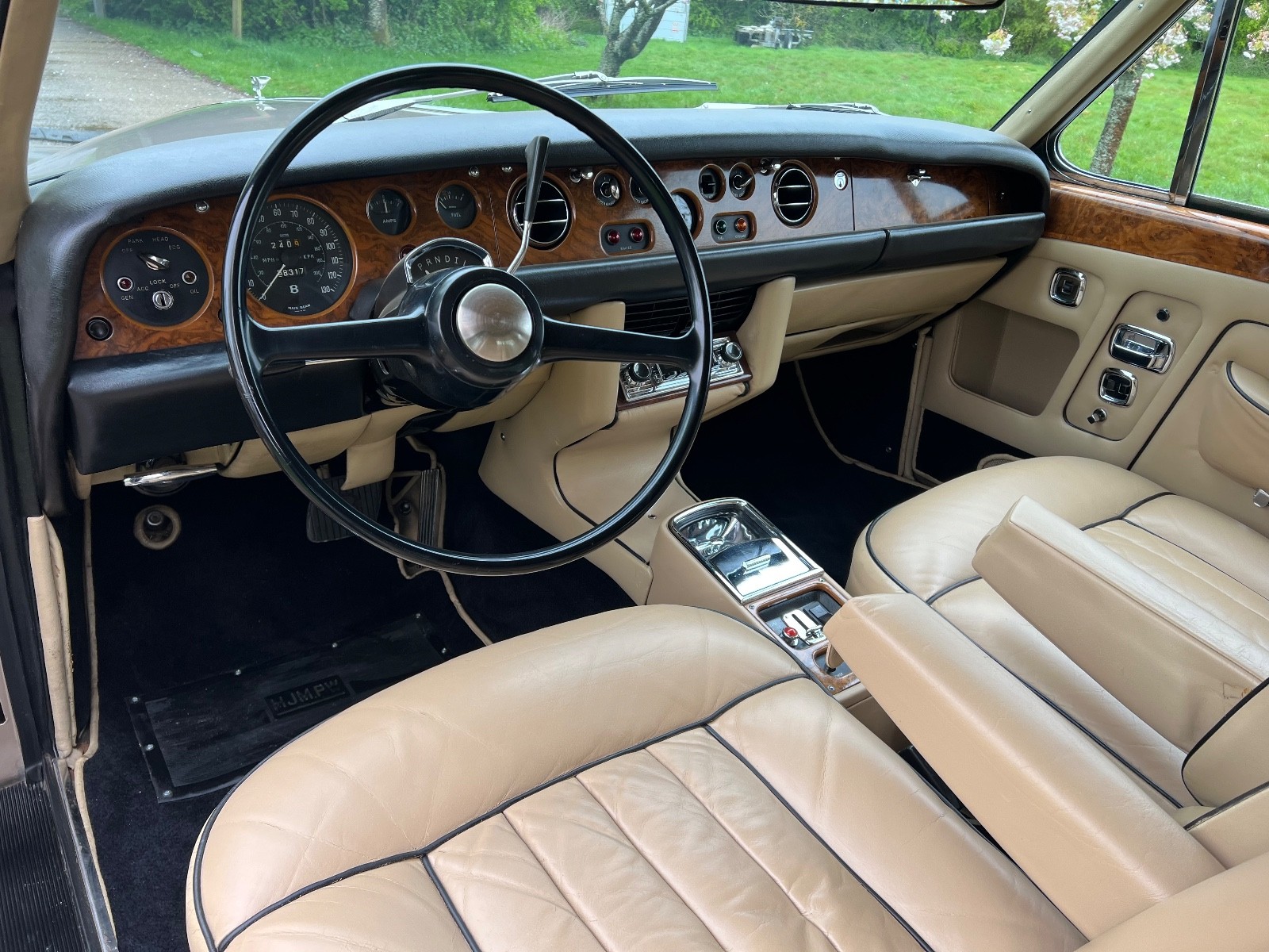 Bentley-T1-2-Door-Saloon-1970-Coupe-19
