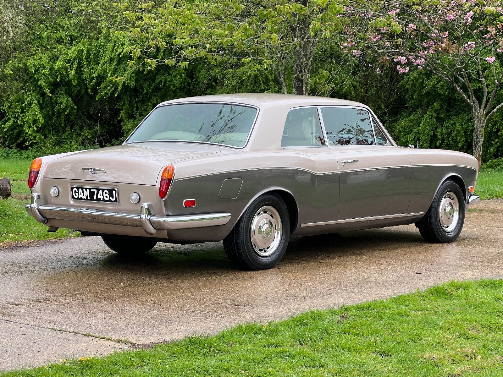 Bentley-T1-2-Door-Saloon-1970-Coupe-2