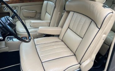 Bentley-T1-2-Door-Saloon-1970-Coupe-26