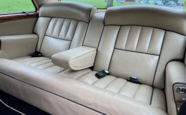 Bentley-T1-2-Door-Saloon-1970-Coupe-27