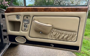 Bentley-T1-2-Door-Saloon-1970-Coupe-29