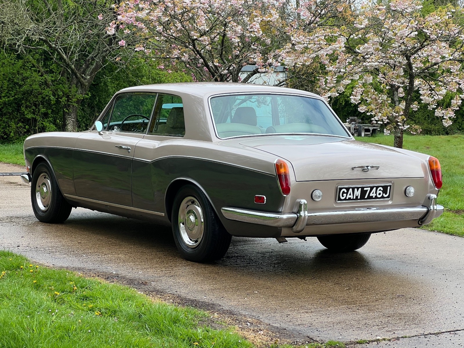 Bentley-T1-2-Door-Saloon-1970-Coupe-3