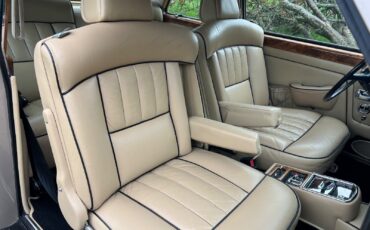 Bentley-T1-2-Door-Saloon-1970-Coupe-32