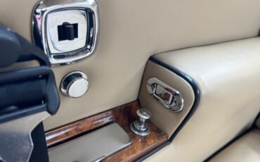 Bentley-T1-2-Door-Saloon-1970-Coupe-34