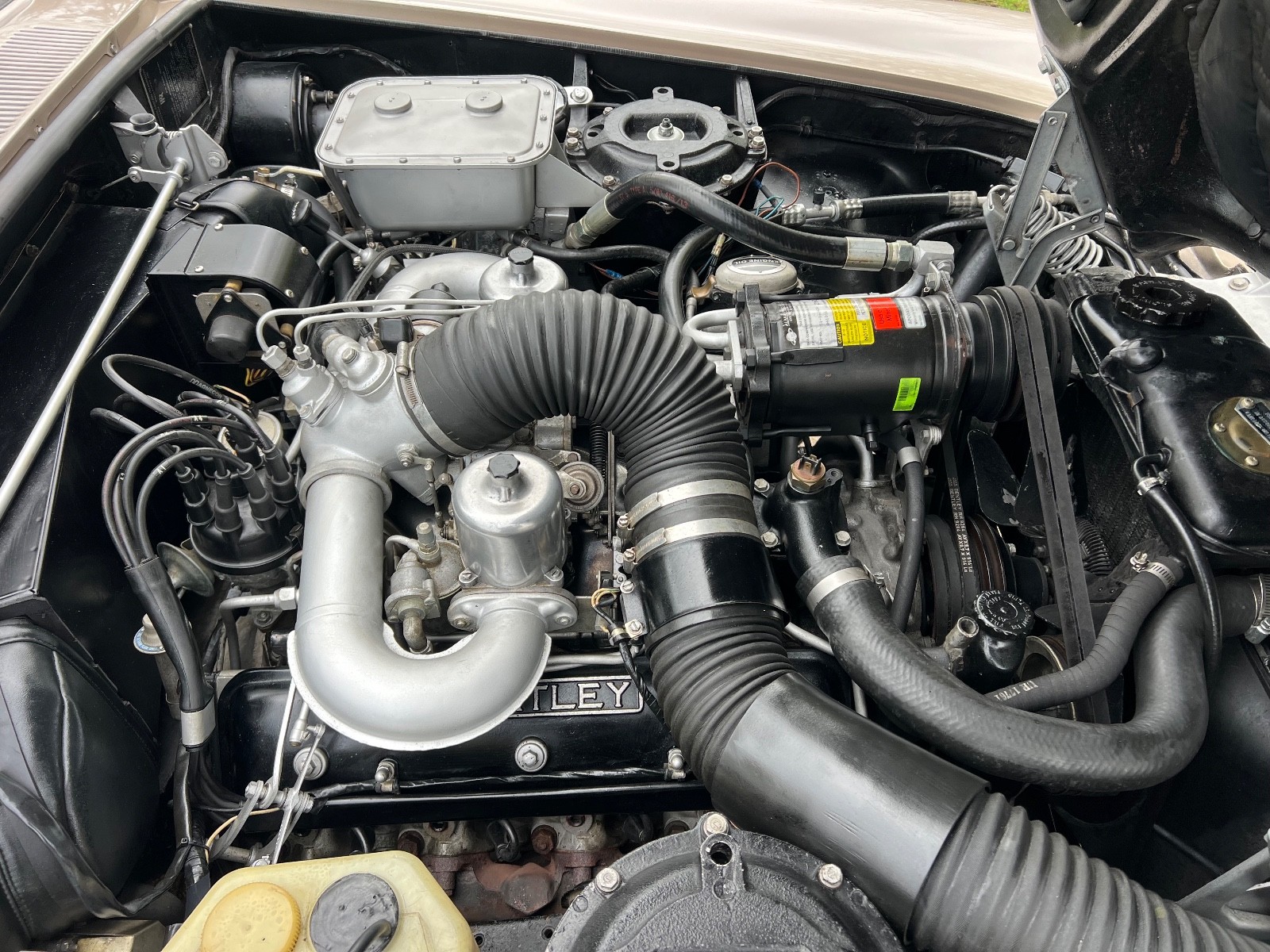 Bentley-T1-2-Door-Saloon-1970-Coupe-38