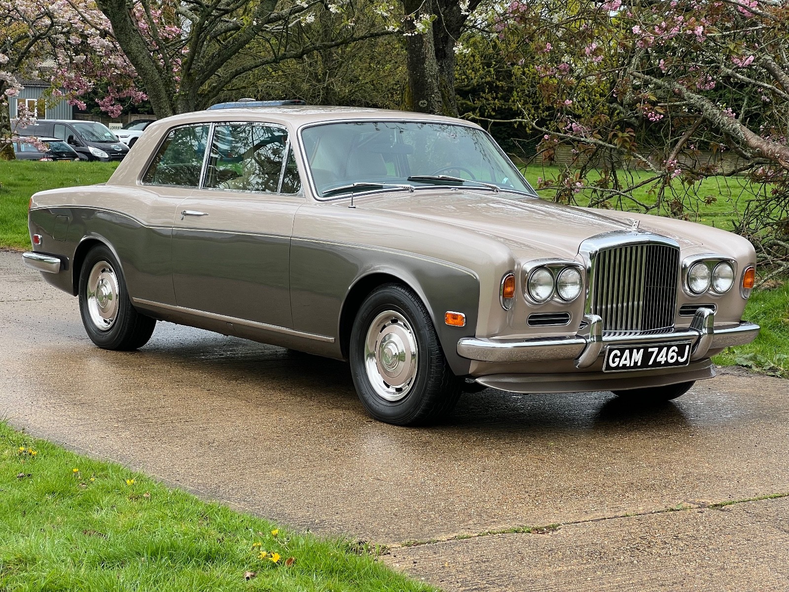 Bentley-T1-2-Door-Saloon-1970-Coupe