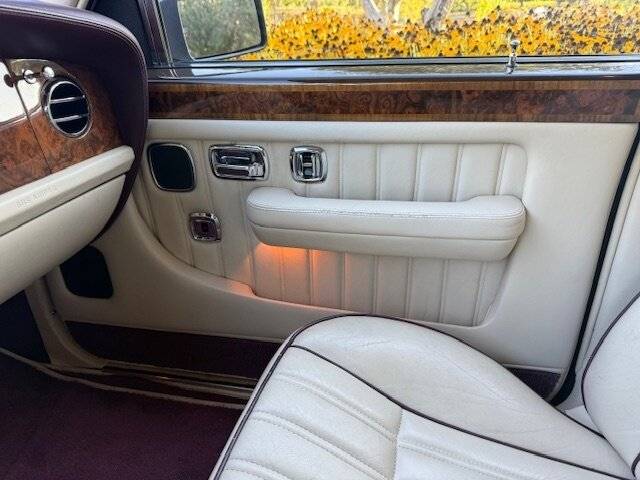 Bentley-brooklands-lwb-1996-black-19