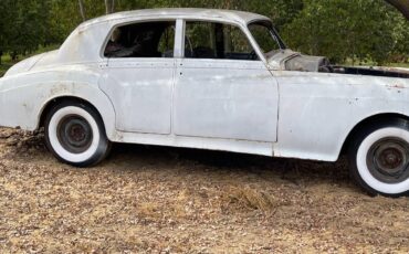 Bentley-flying-spur-1961-white-2