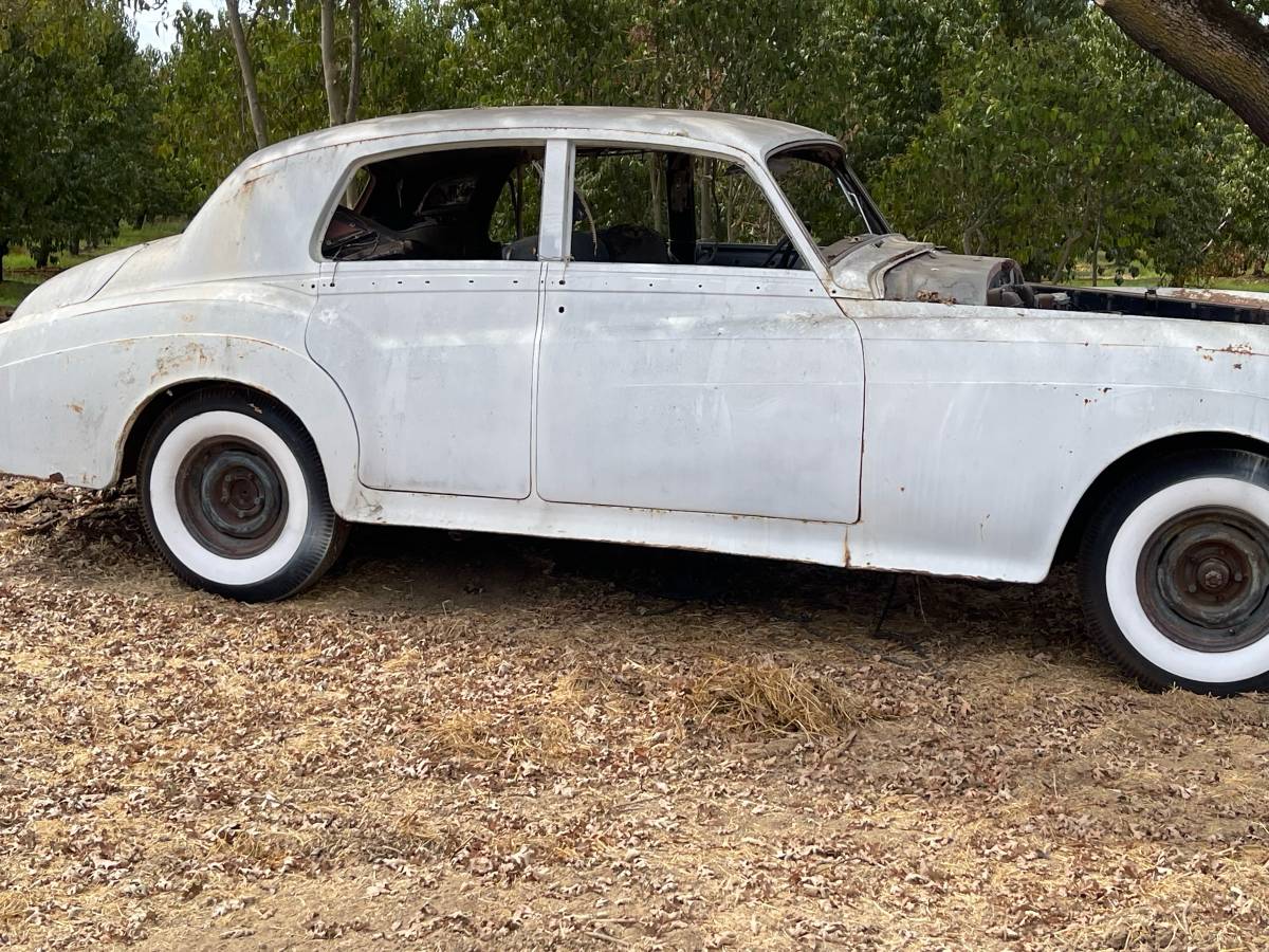 Bentley-flying-spur-1961-white-2